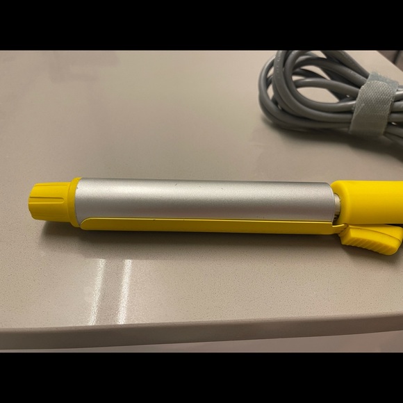 Drybar 3-Day Bender 1" Curling Iron - Picture 3 of 4